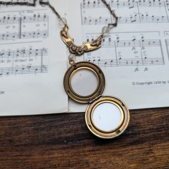 Vintage Inspired Art Nouveau Style Goldtone Locket Necklace - Picture 10 of 13